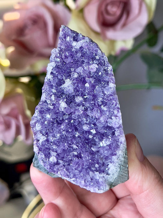 amethyst cutbase freeform - 160g 7cm(h) 5cm(w)