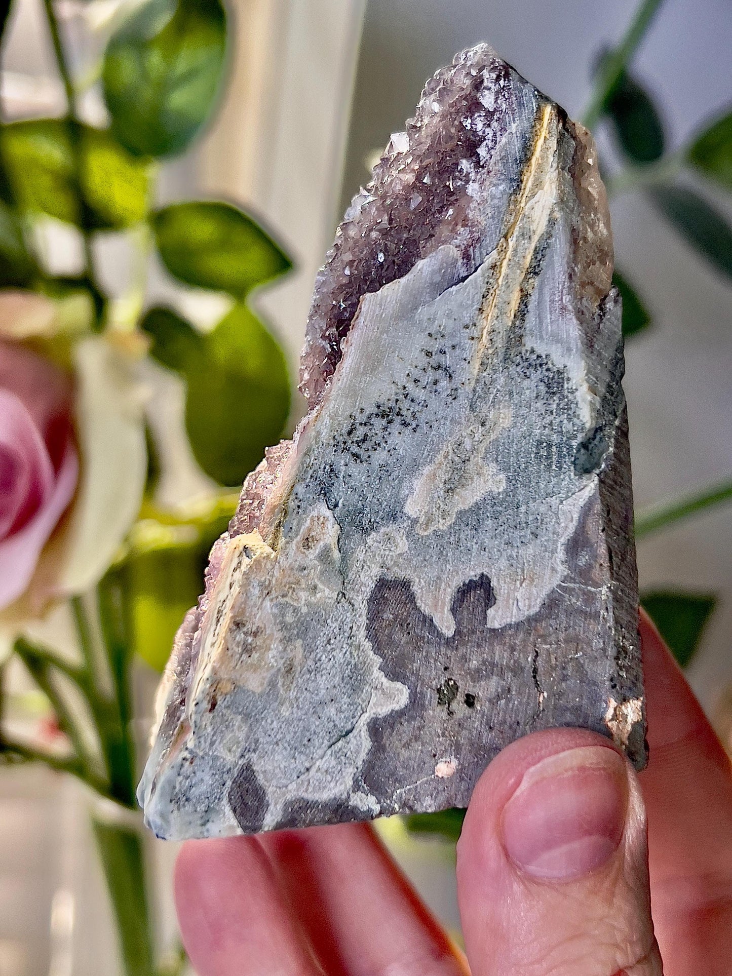 amethyst cutbase freeform with calcite 300g 9cm(h) 6cm(w)