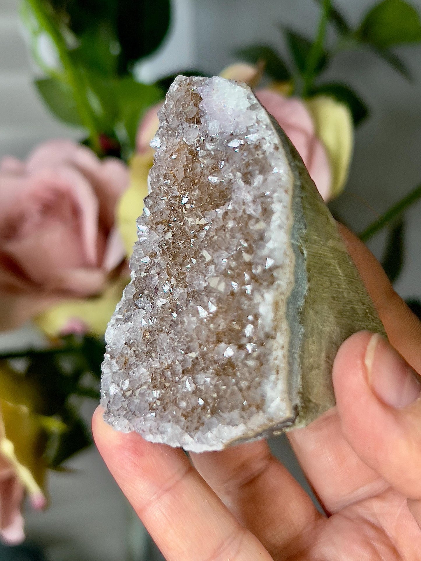 amethyst cutbase green toned freeform - 160g 7cm(h) 5cm(w)