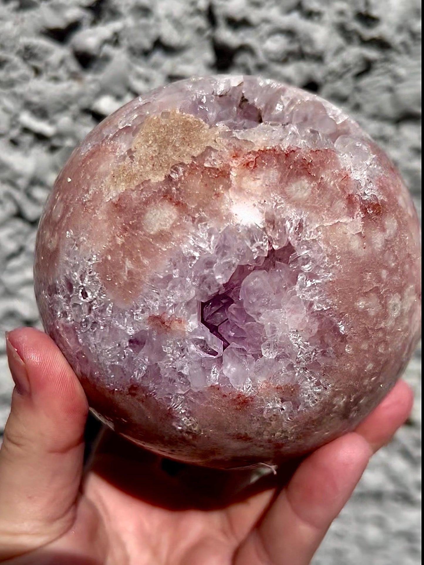 large, high grade, statement pink amethyst with a red/pink tone &beautiful lilac quartz 1.377kg