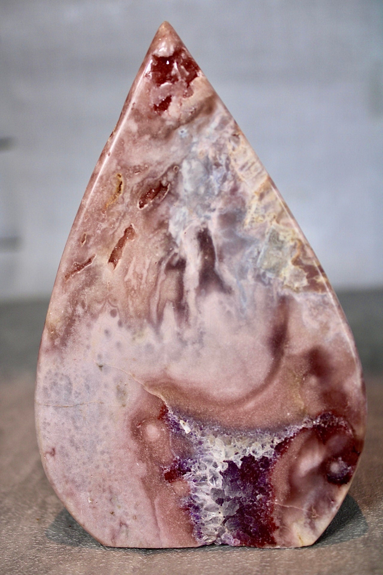 High quality, pink amethyst, flame from brazil 530g 14cm (h) 9.5cm (w)