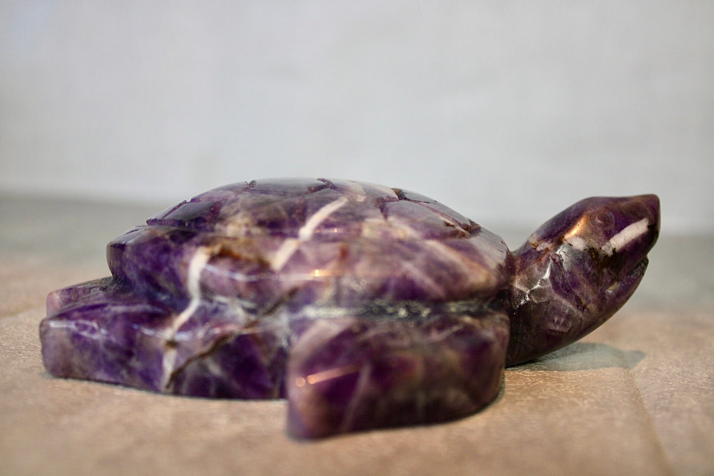 Large, Dream amethyst sea turtle carving 13CM (L) 10CM (L)