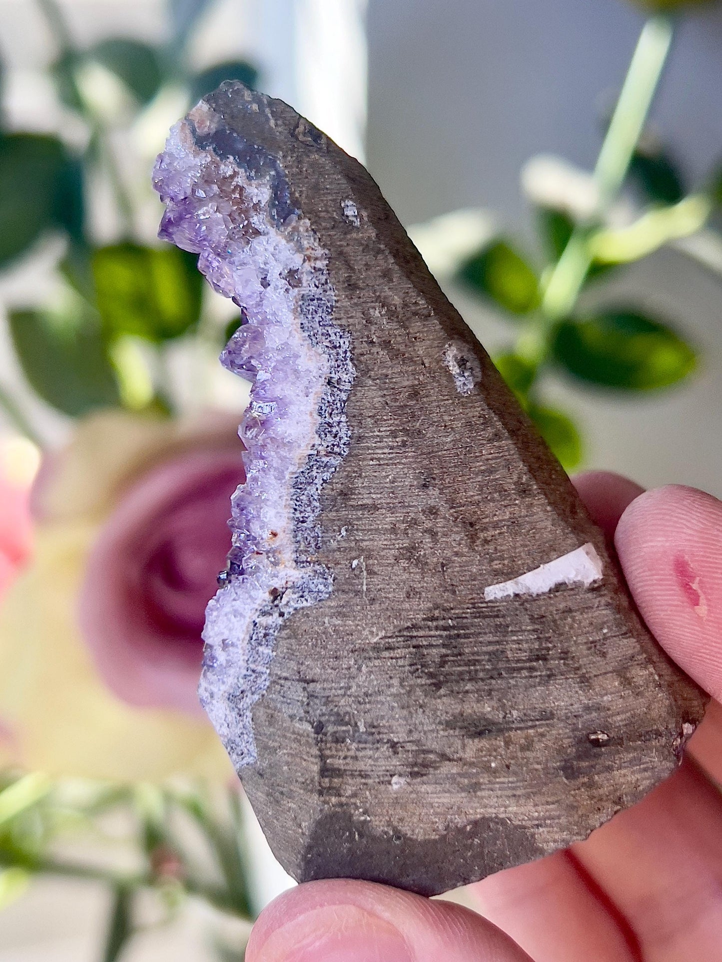 amethyst cutbase freeform - 125G 7CM(h) 4CM(w)