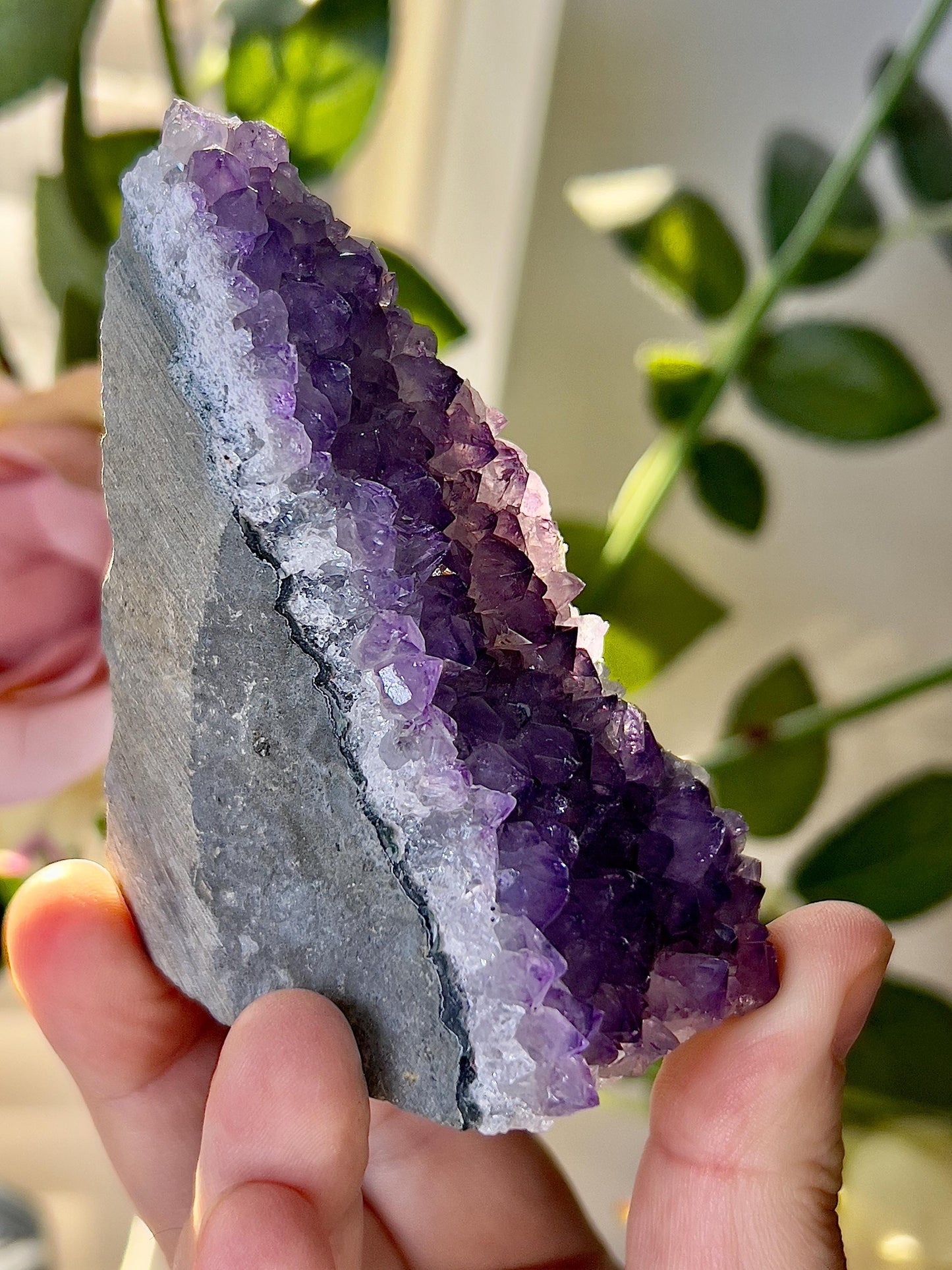 amethyst cutbase freeform 230g 9cm(h) 6cm(w)