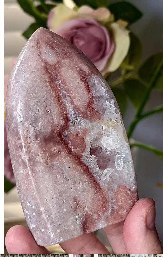 High grade, pink amethyst flame with quartz portal