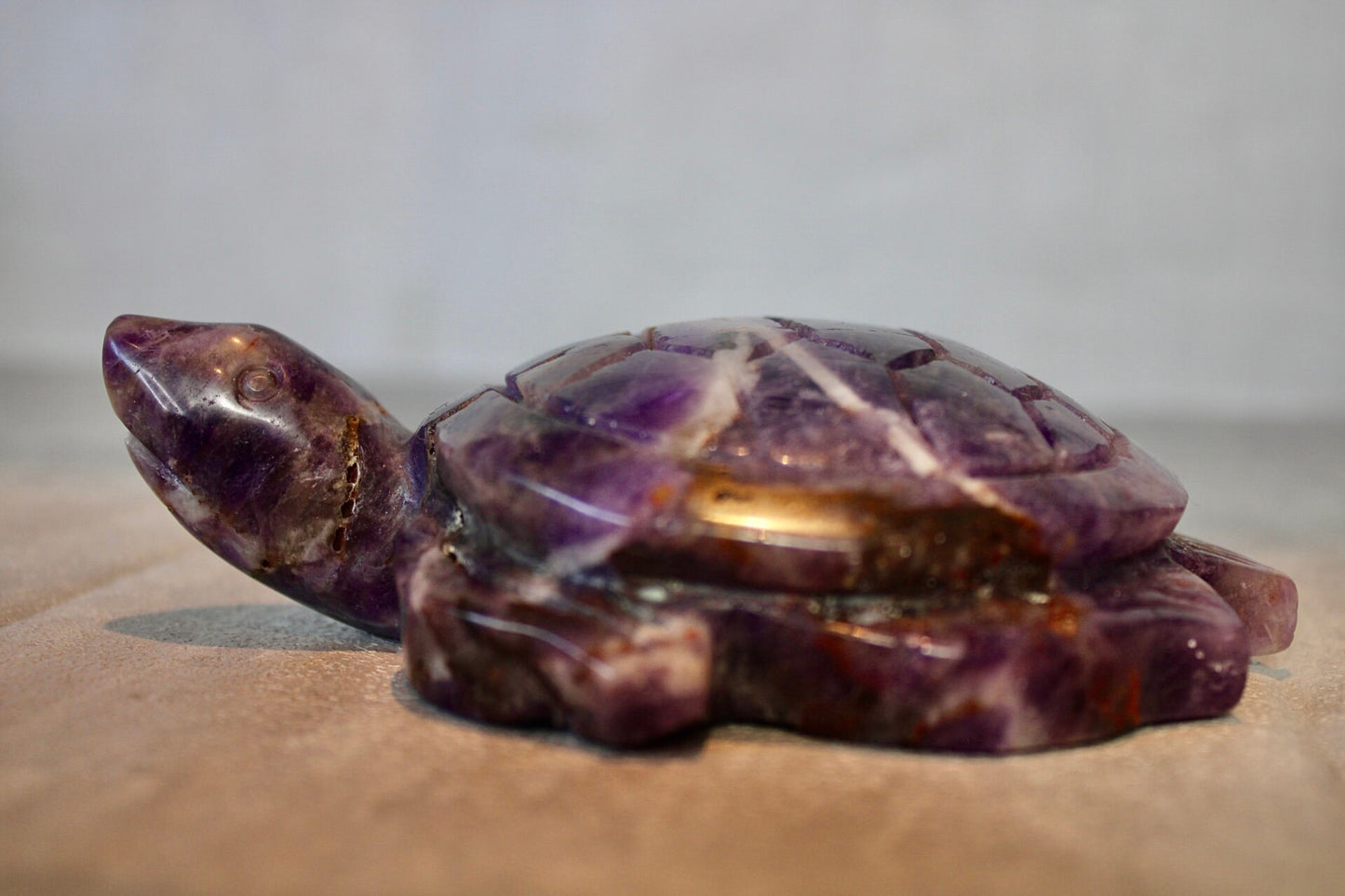 Large, Dream amethyst sea turtle carving 13CM (L) 10CM (L)