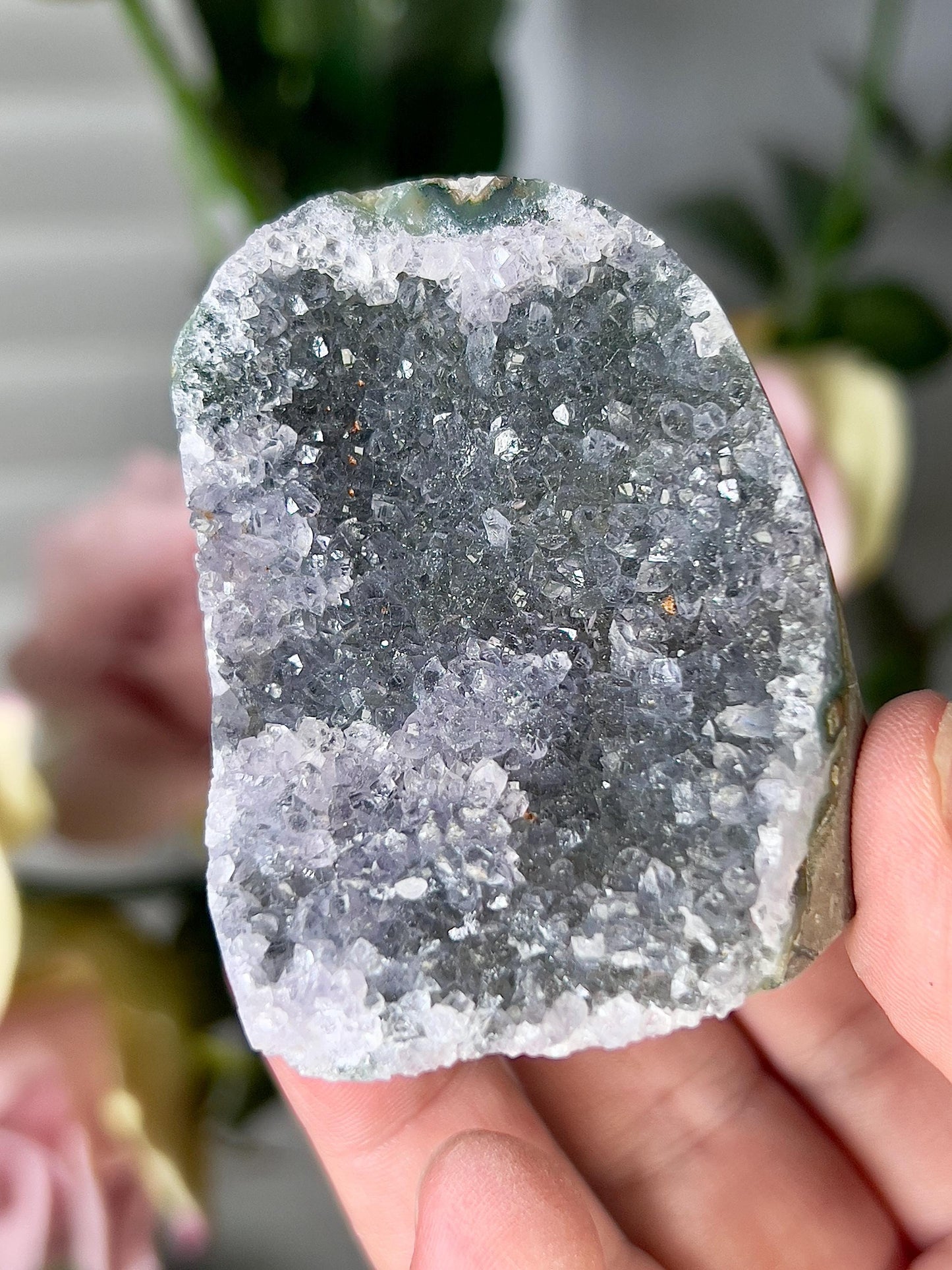 amethyst cutbase green toned freeform - 120g 5cm(h) 5cm(w)