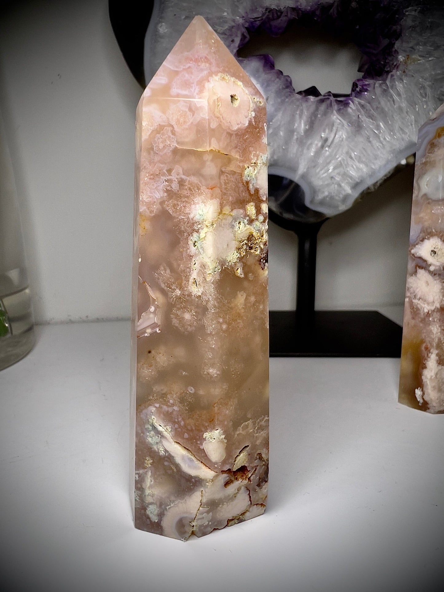 Pink Flower agate tower 118g 10cm