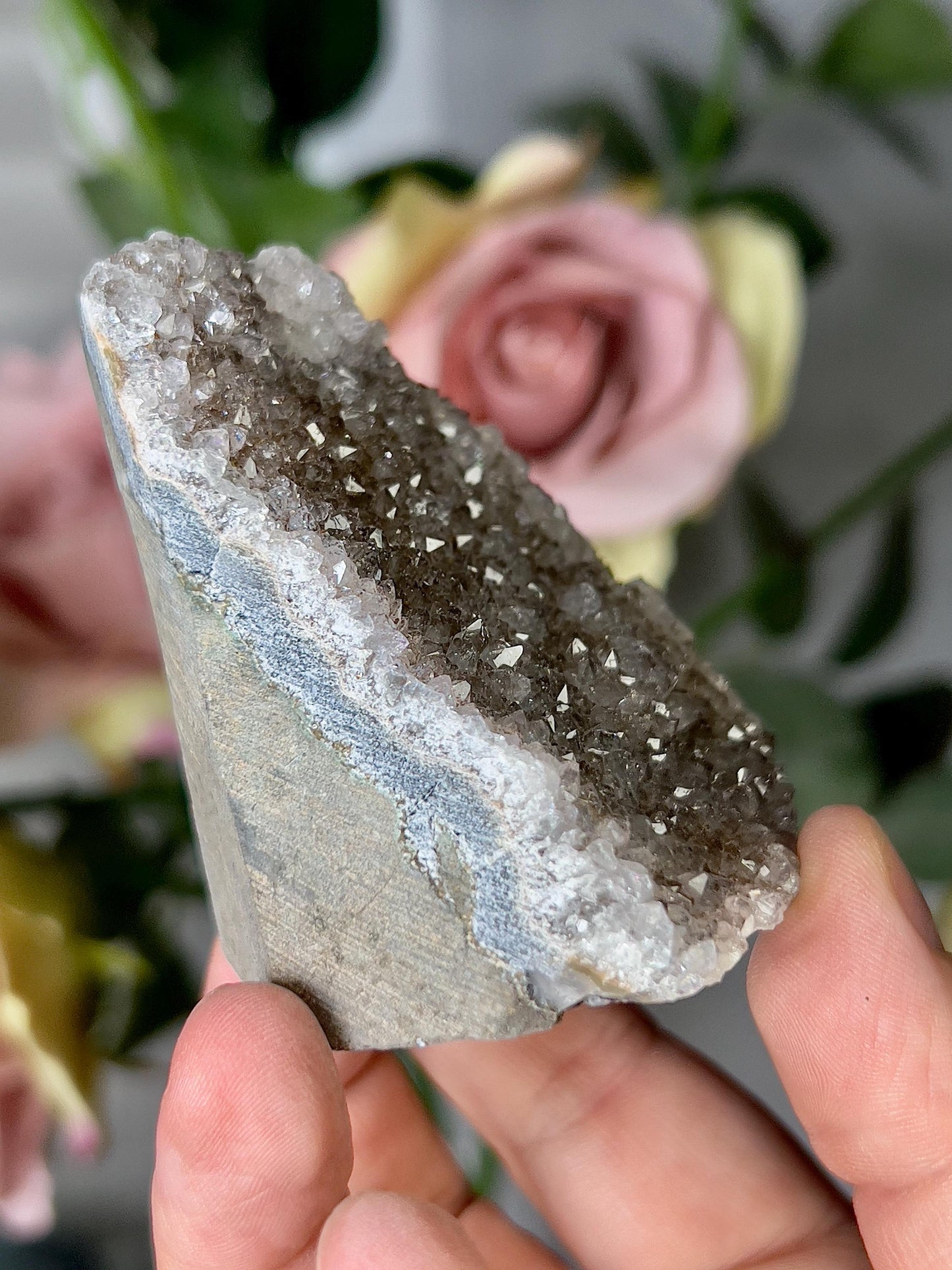 amethyst cutbase green toned freeform - 160g 7cm(h) 5cm(w)