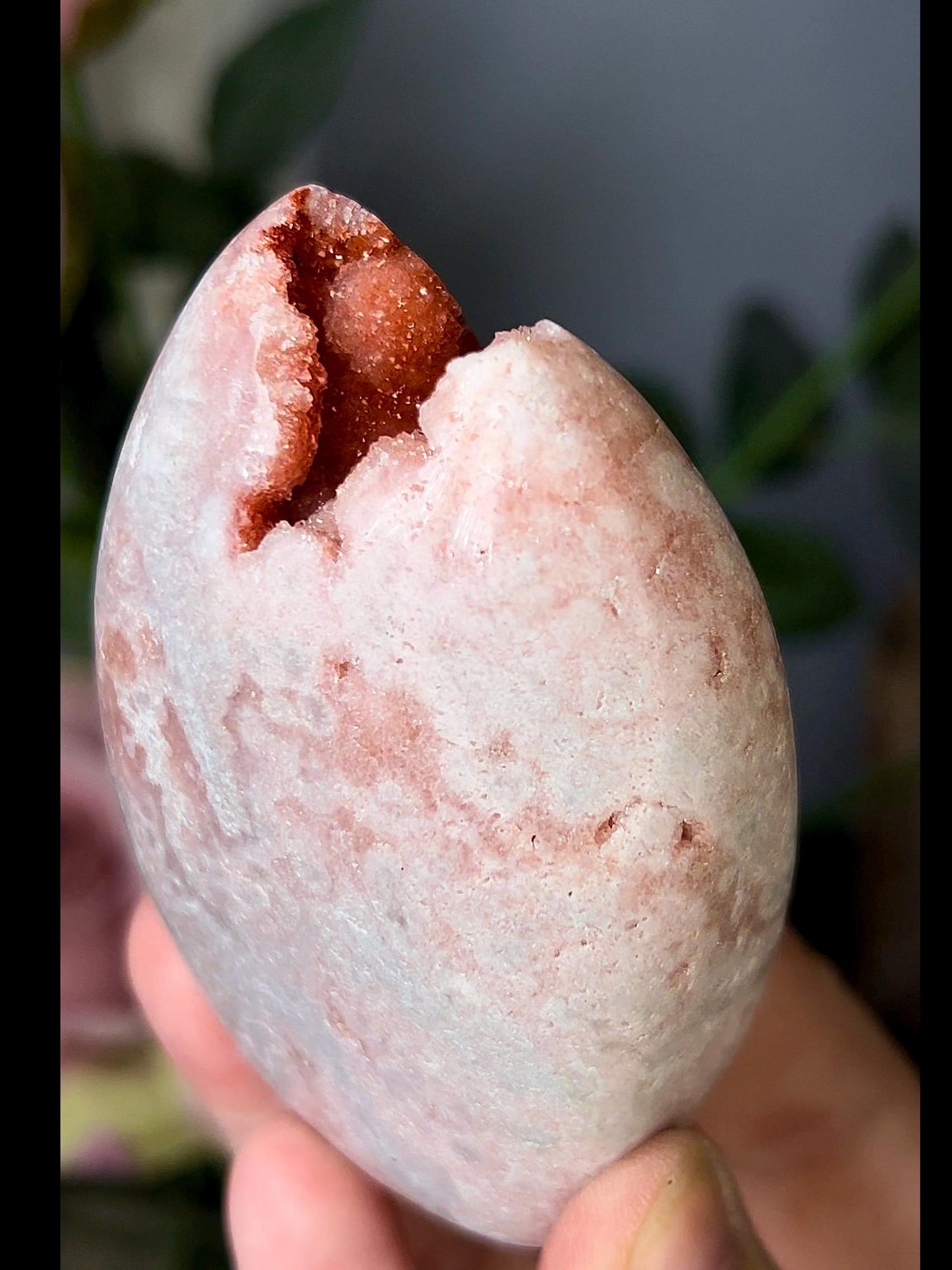 High grade, pink amethyst flame with vibrant peach sugar druzy top