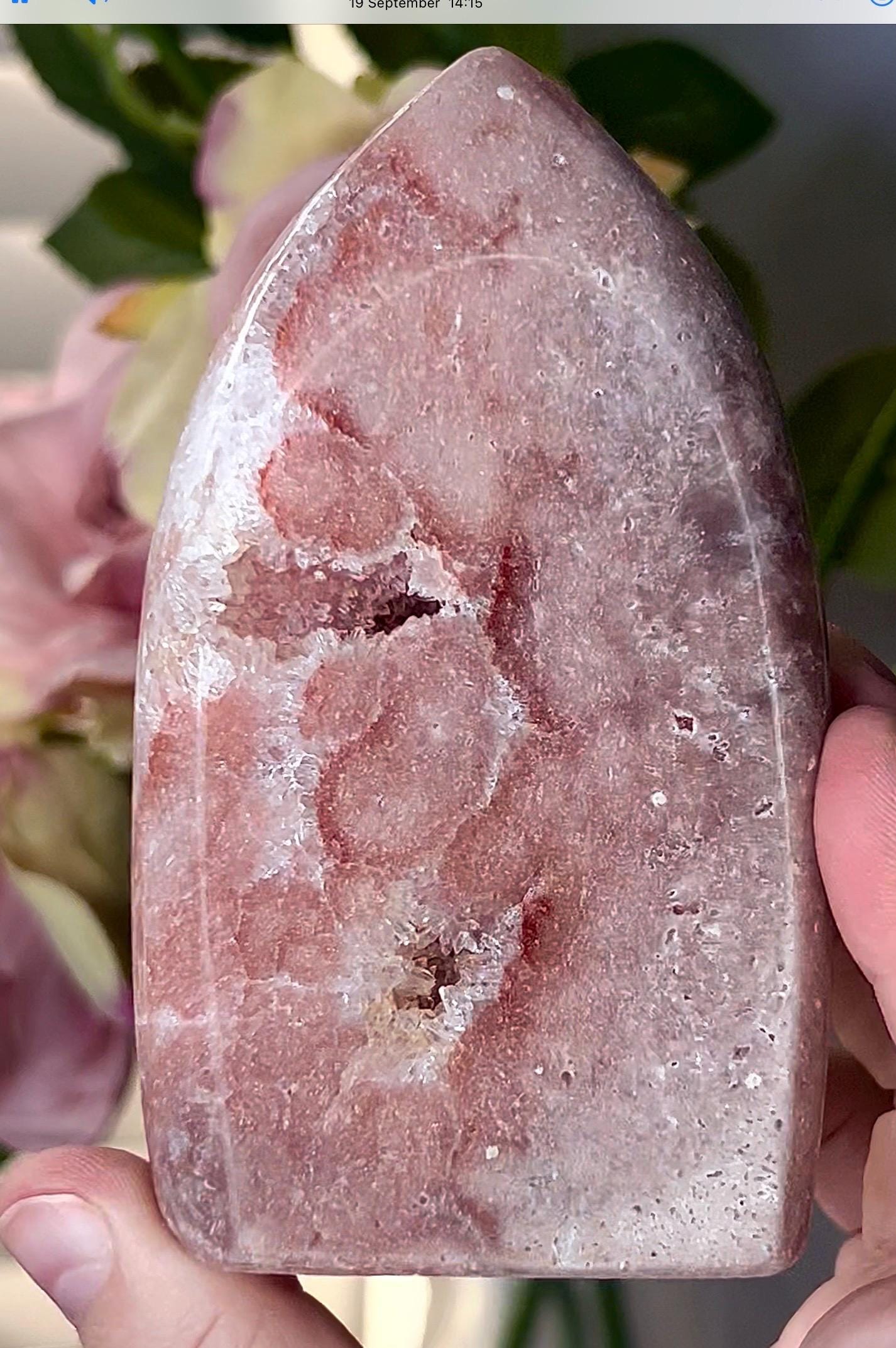 High grade, pink amethyst flame with quartz portal