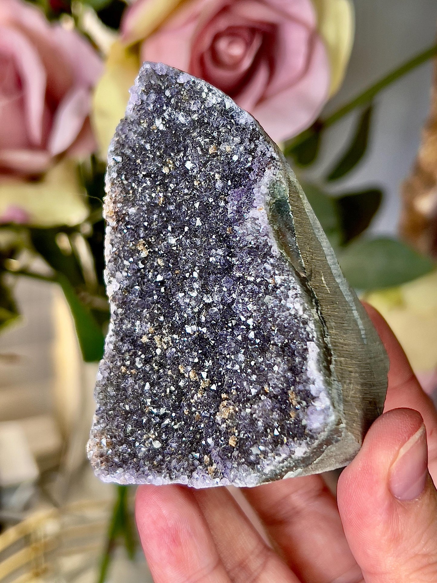 amethyst cutbase black tone freeform - 8cm(h) 5cm(w) 230g