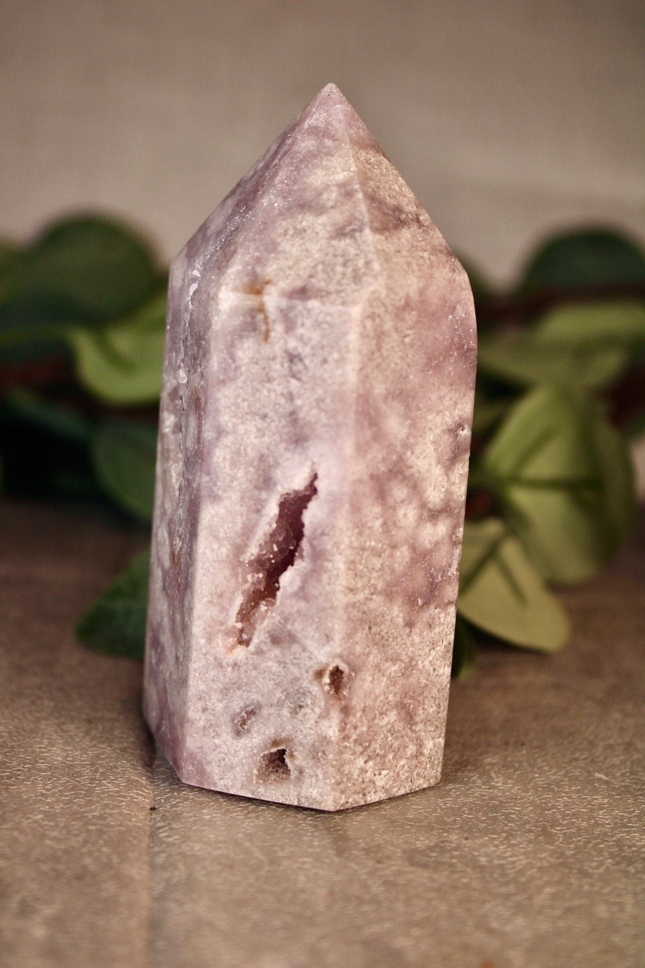 Lilac tone, pink amethyst tower from brazil 405g 11cm high