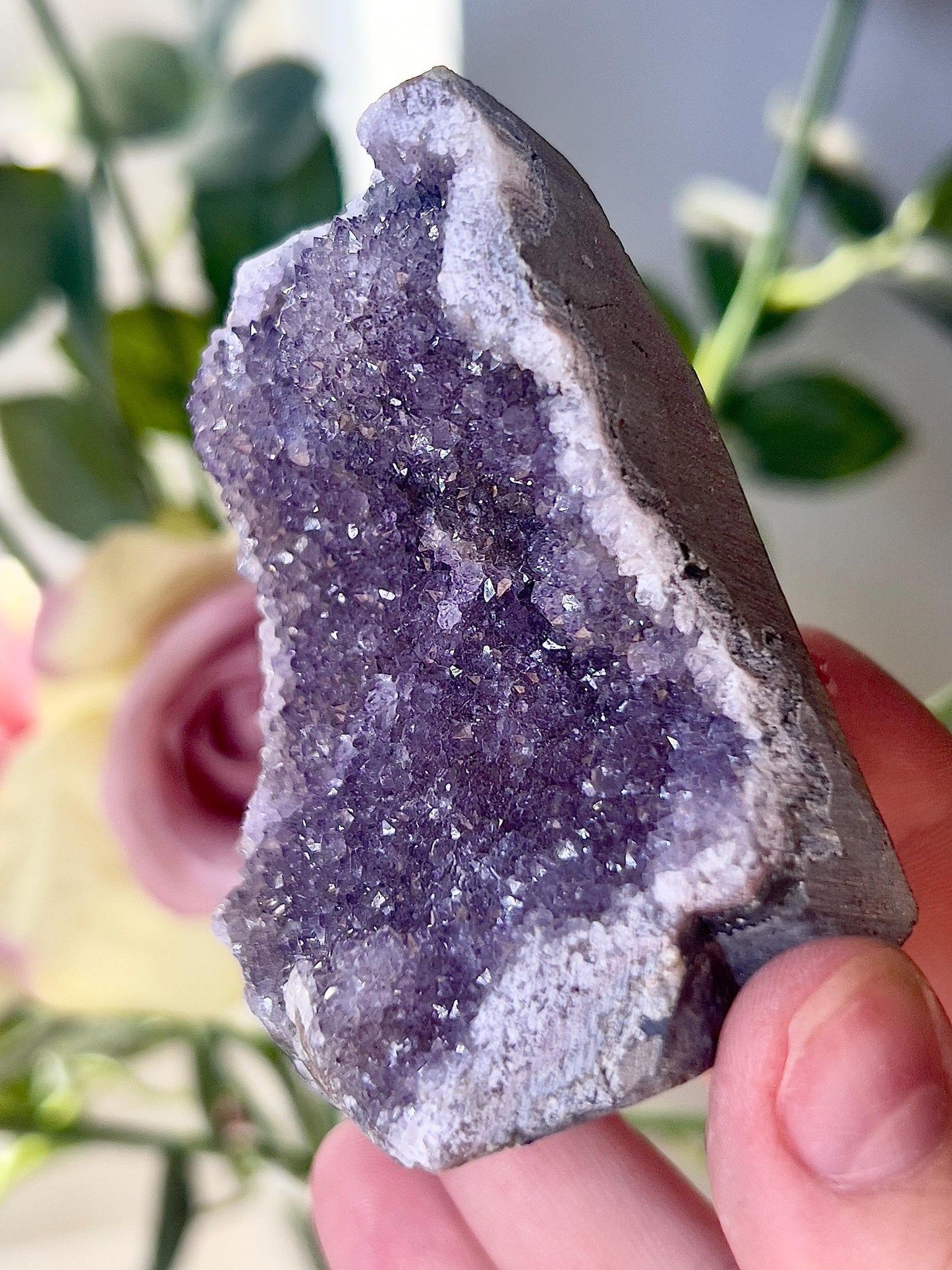 amethyst cutbase freeform - 175g 7cm(h) 6cm(w)