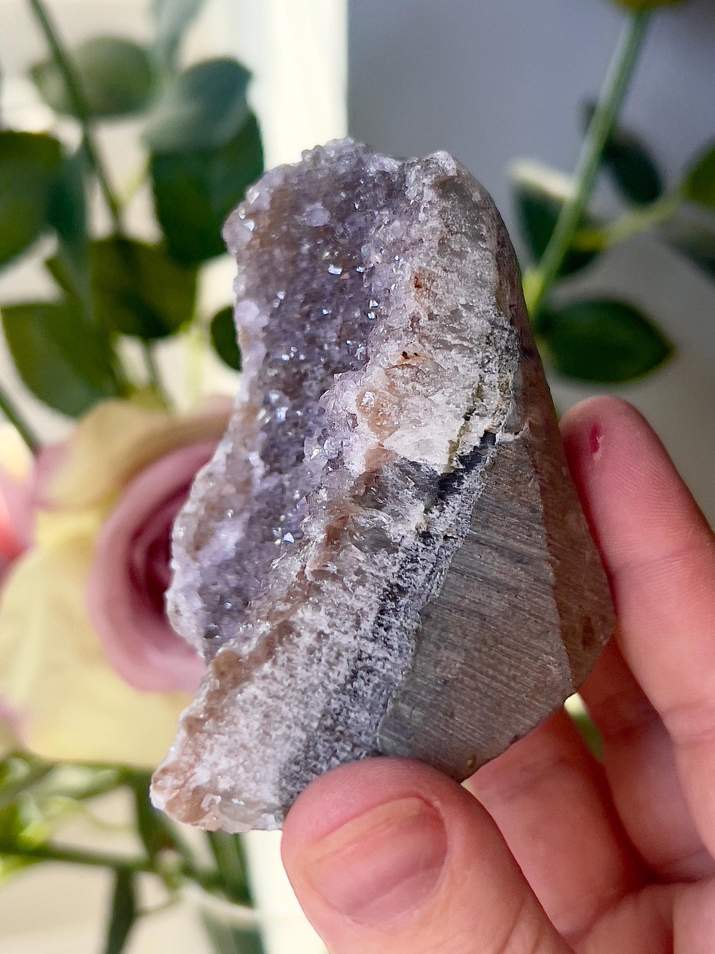 amethyst cutbase green toned freeform - 245g 7cm(h) 6cm(w)