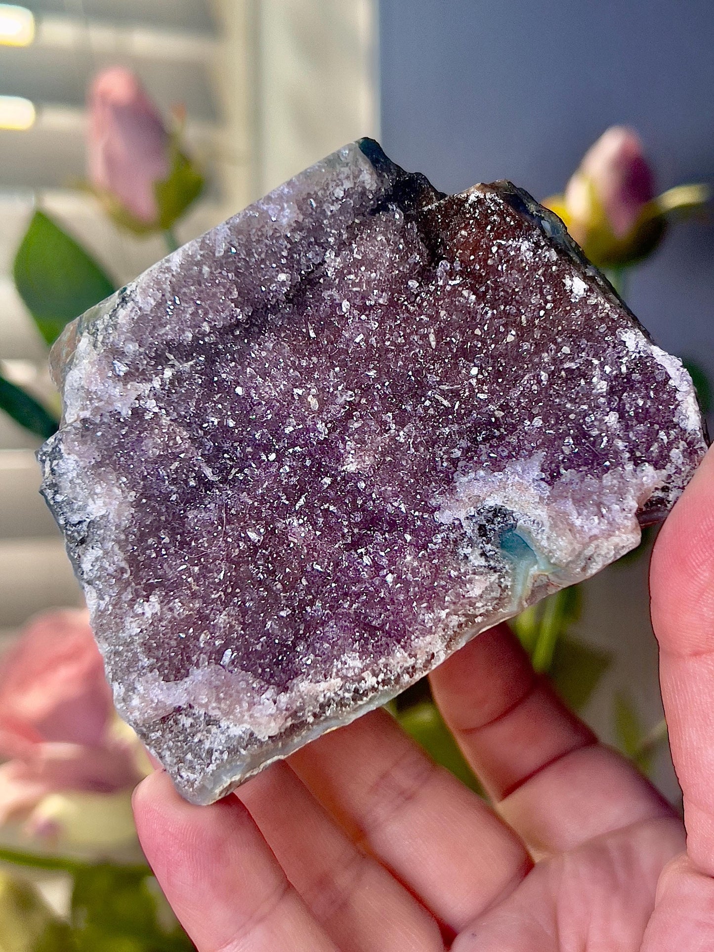 amethyst cutbase pink toned freeform this piece sits multiple ways - 320g 6cm(H) 8cm(h)