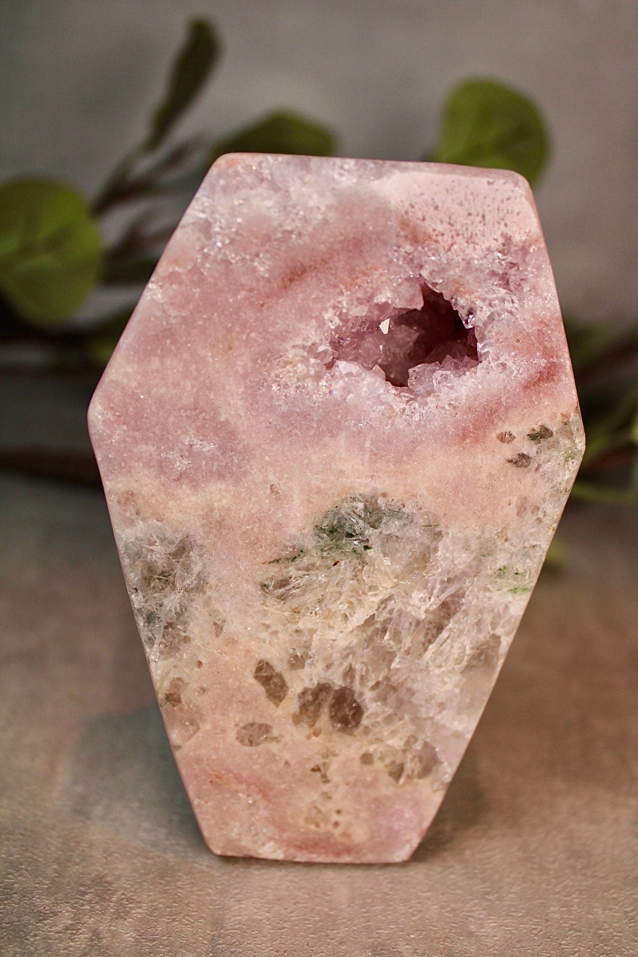 High grade, chunky, pink amethyst, coffin carving, with jasper & quartz 575g 12.5cm(L) 8cm(W)