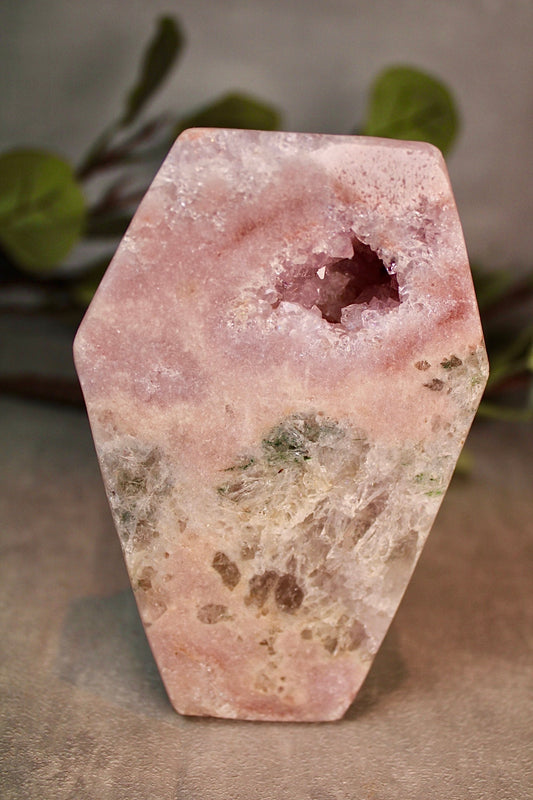 High grade, chunky, pink amethyst, coffin carving, with jasper & quartz 575g 12.5cm(L) 8cm(W)