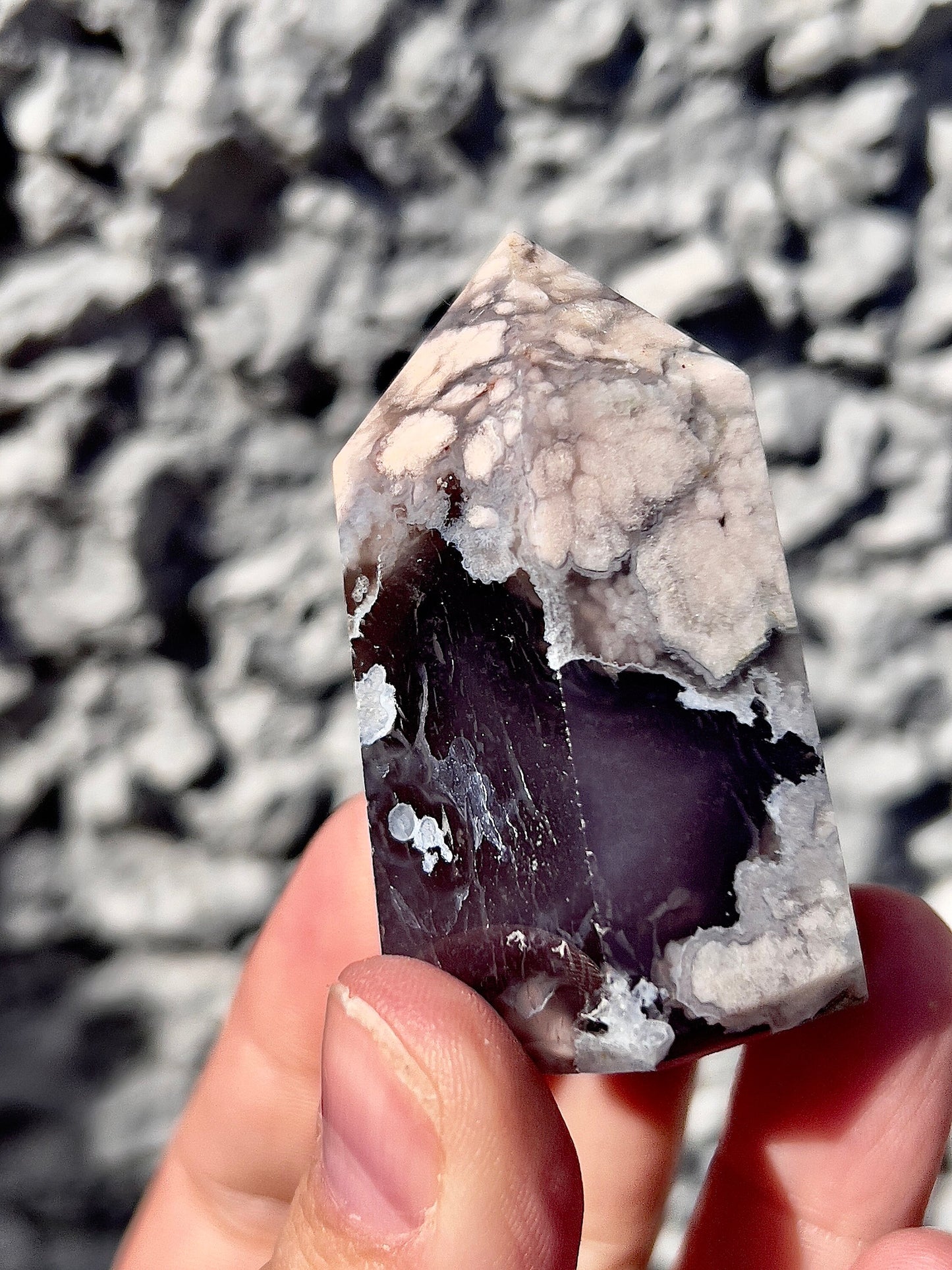 Chonky, Black flower agate tower