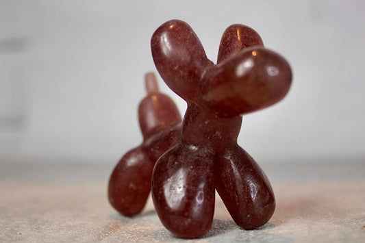 Strawberry quartz, balloon dog, carving 5.5(H) 7.5(L)