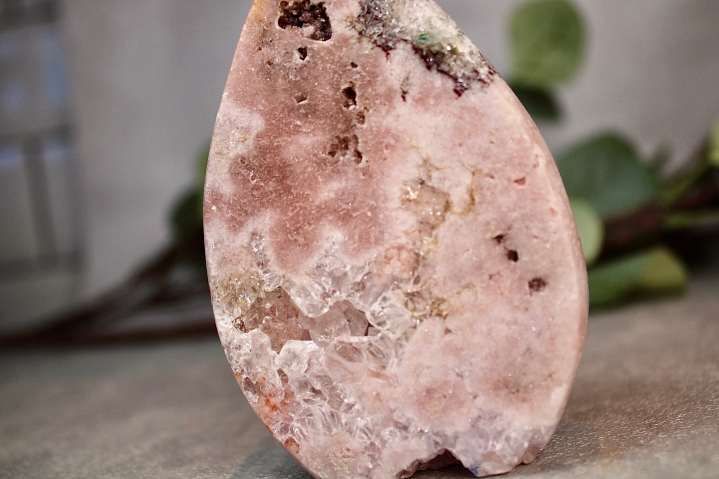 Pink amethyst flame with quartz 290g 10cm(h) 6.5cm(w)