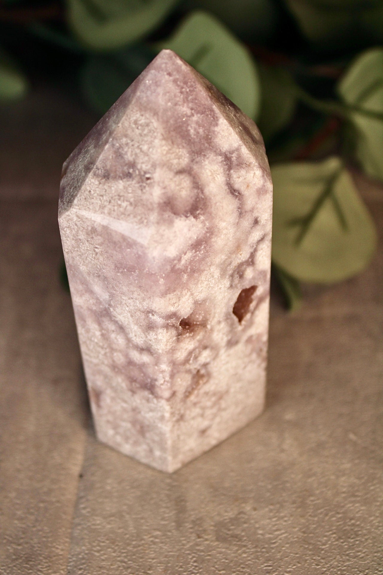 Lilac tone, pink amethyst tower from brazil 405g 11cm high