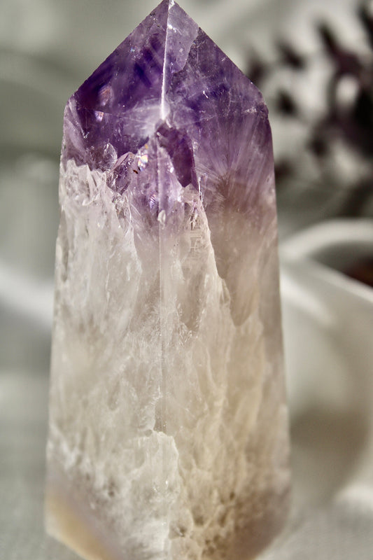 Amethyst x banded agate tower 9cm 147g