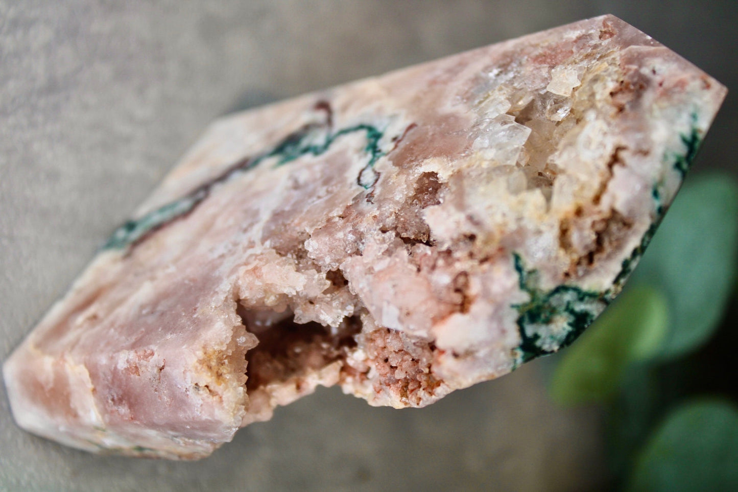 Pink amethyst tower with green jasper from brazil 470g 12.5cm (H) 8.5cm (W)