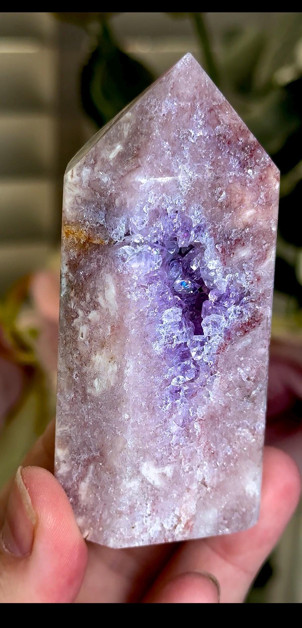 Incredible, High grade, pink amethyst tower with gorgeous purple quartz 173g