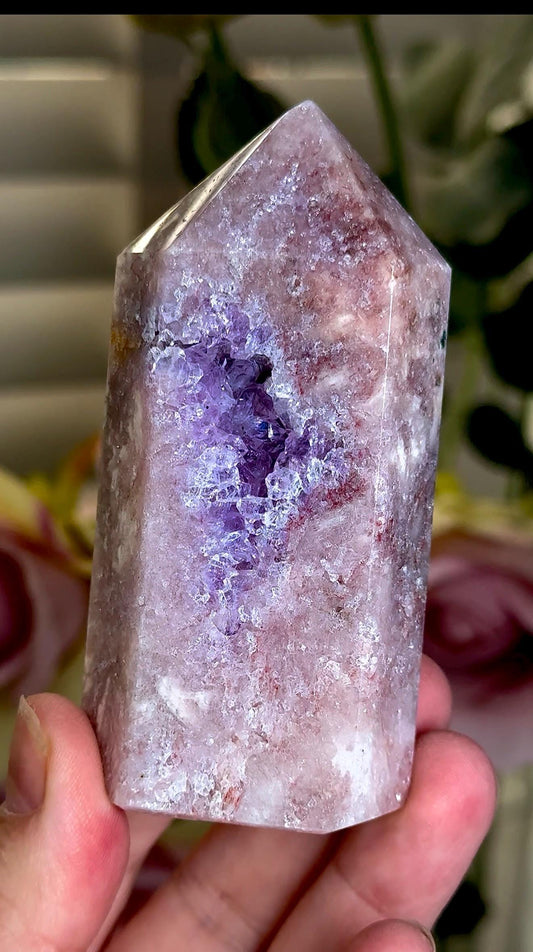 Incredible, High grade, pink amethyst tower with gorgeous purple quartz 173g