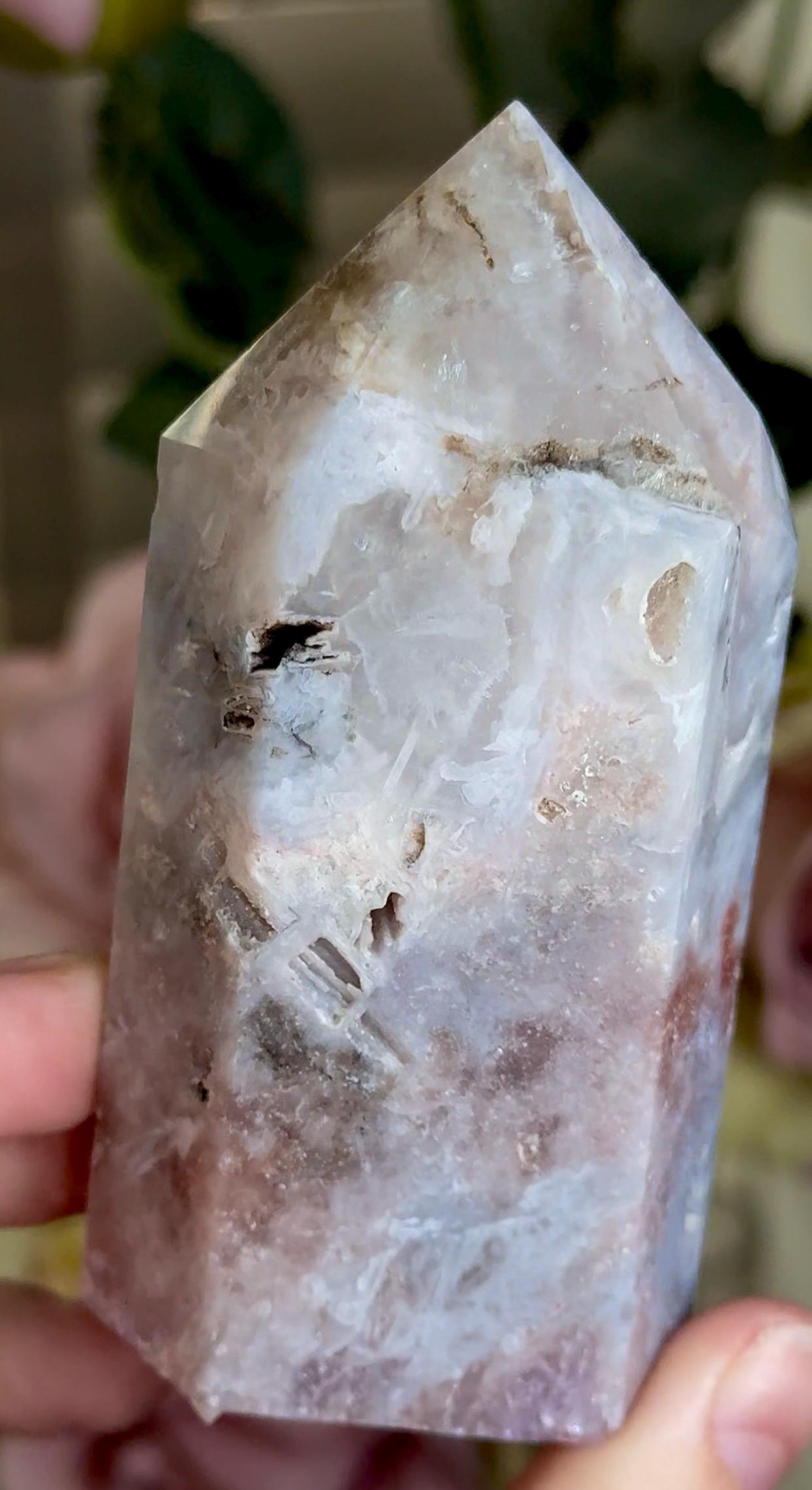 pink amethyst tower, with agate & some purple quartz in grey tones 231g 10cm by 4cm