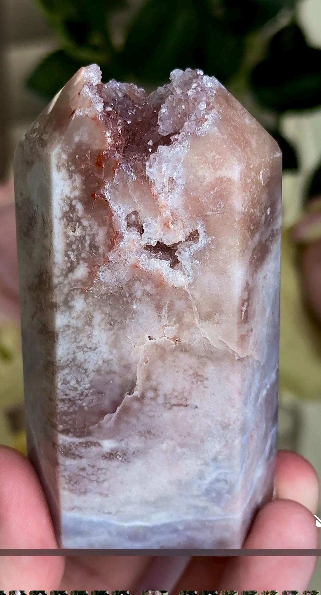 Incredible, High grade, pink amethyst tower with druzy quartz top 232g 8.8cm