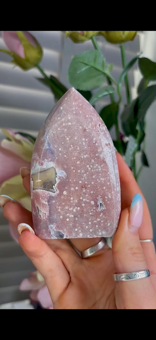 High grade, pink amethyst flame 238g