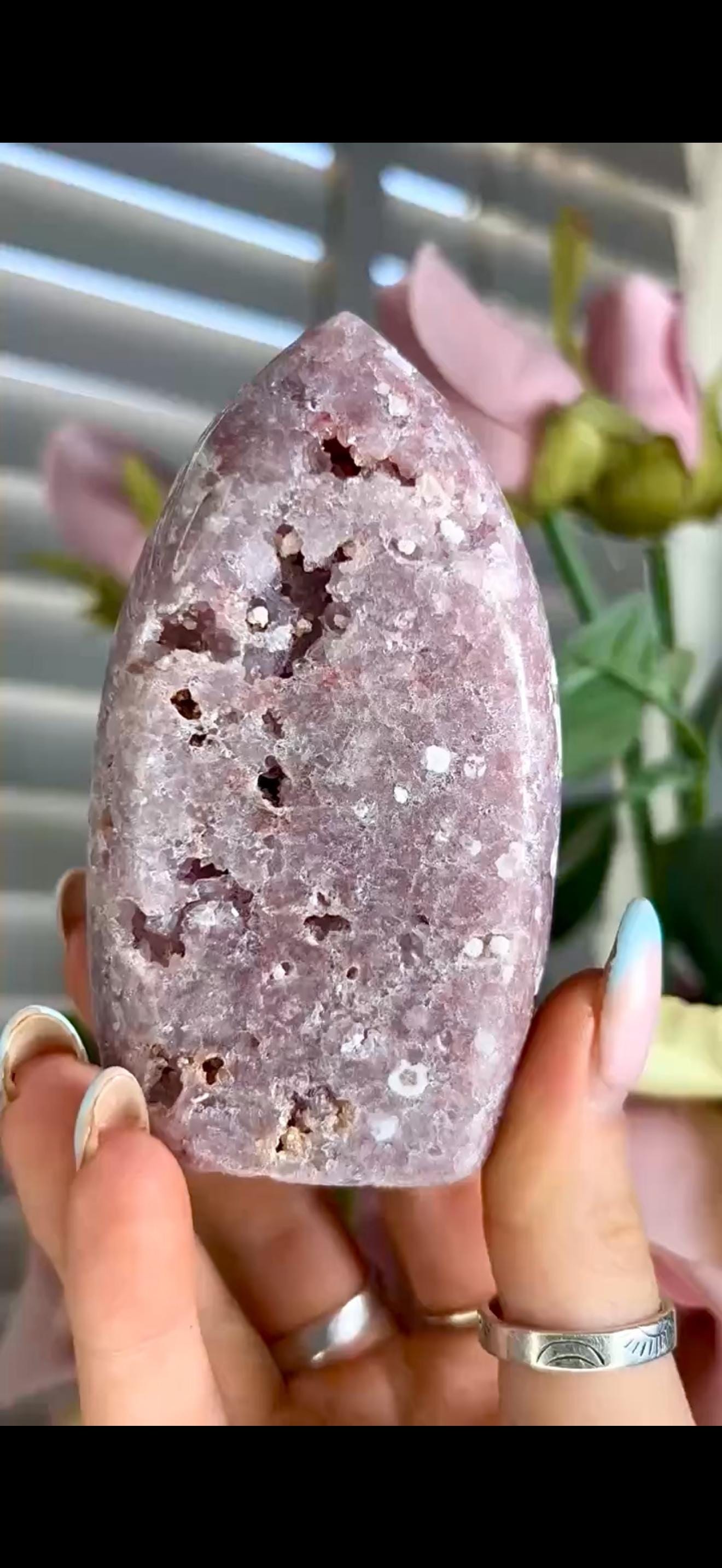 High grade, pink amethyst flame with druzy 232g