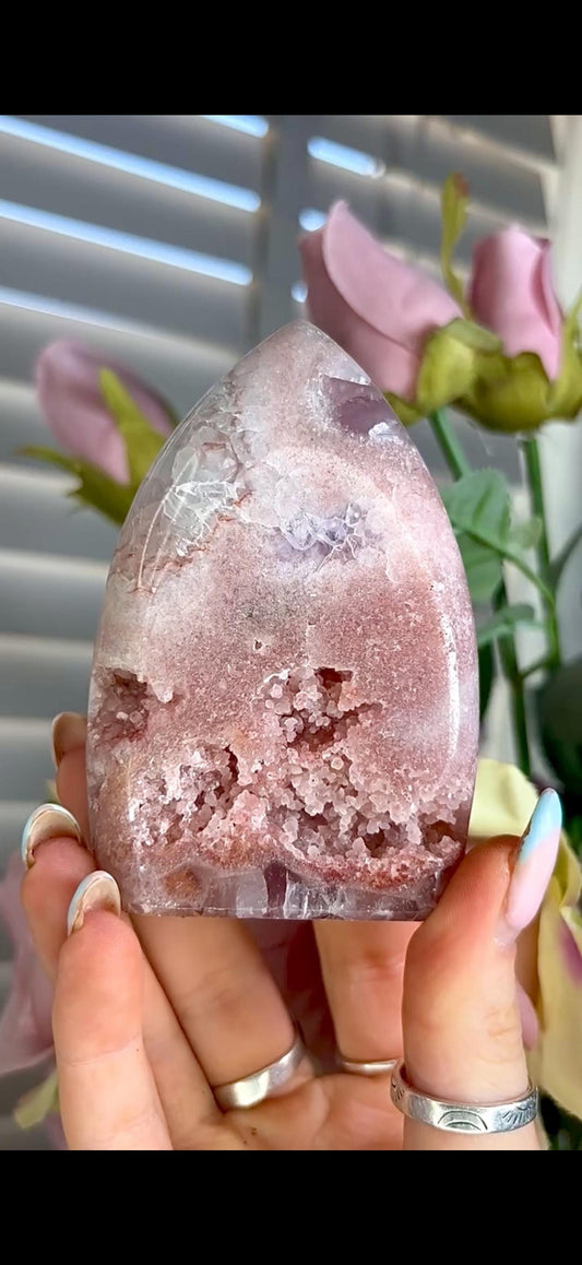 High grade, pink amethyst flame with druzy & quartz inclusions 225g