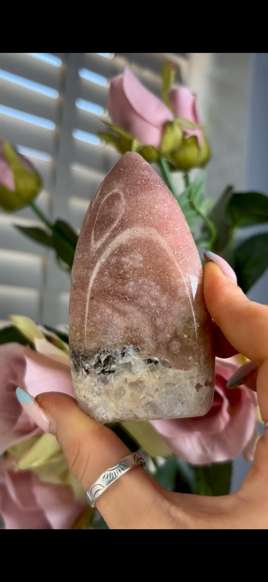 High grade, pink amethyst flame 174g