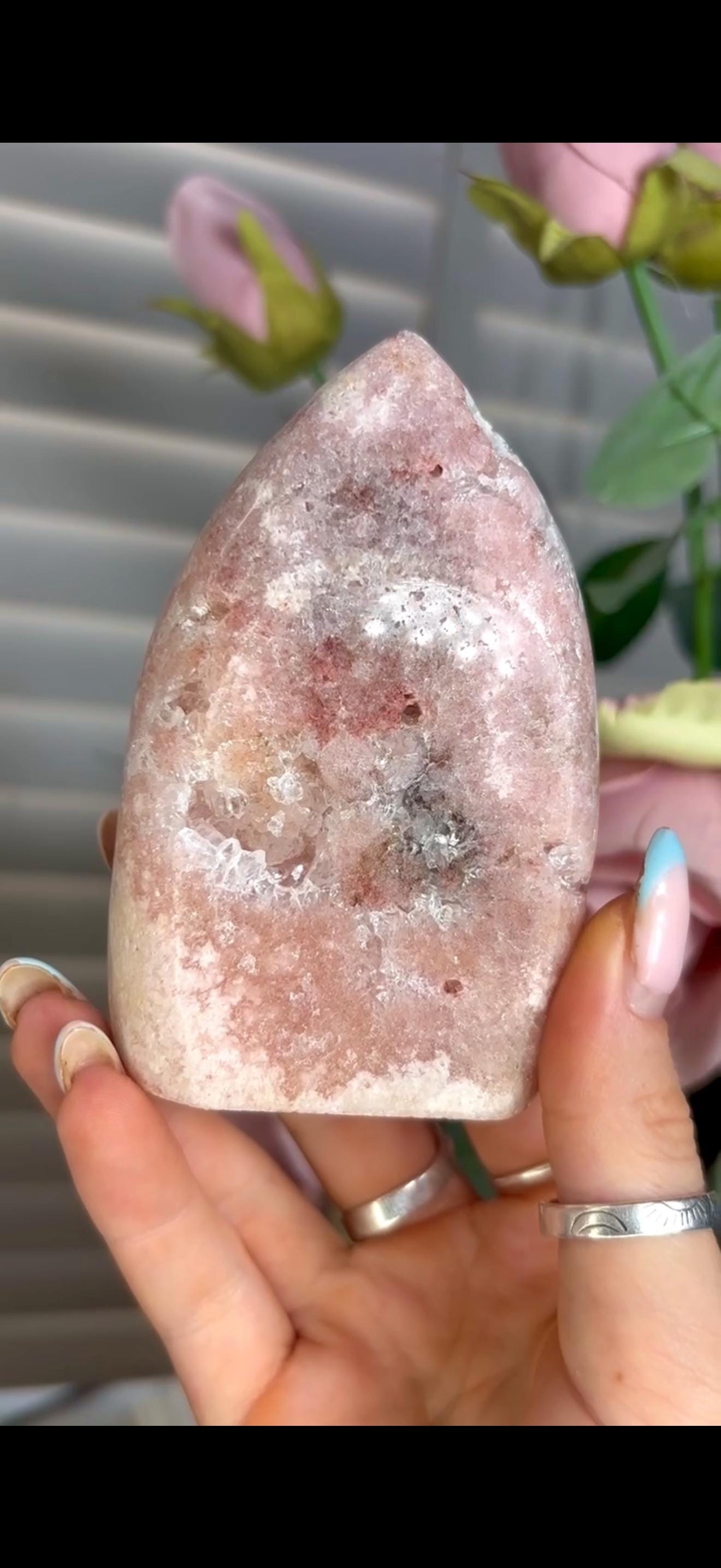 High grade, perfect pink amethyst flame in peach tones 306g