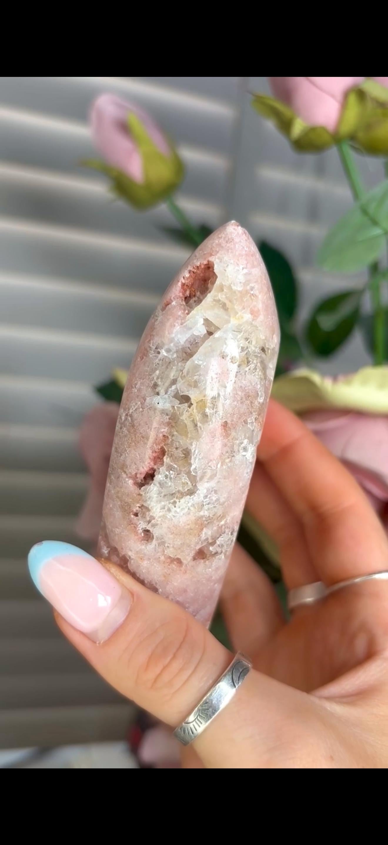 High grade, perfect pink amethyst flame in peach tones 306g