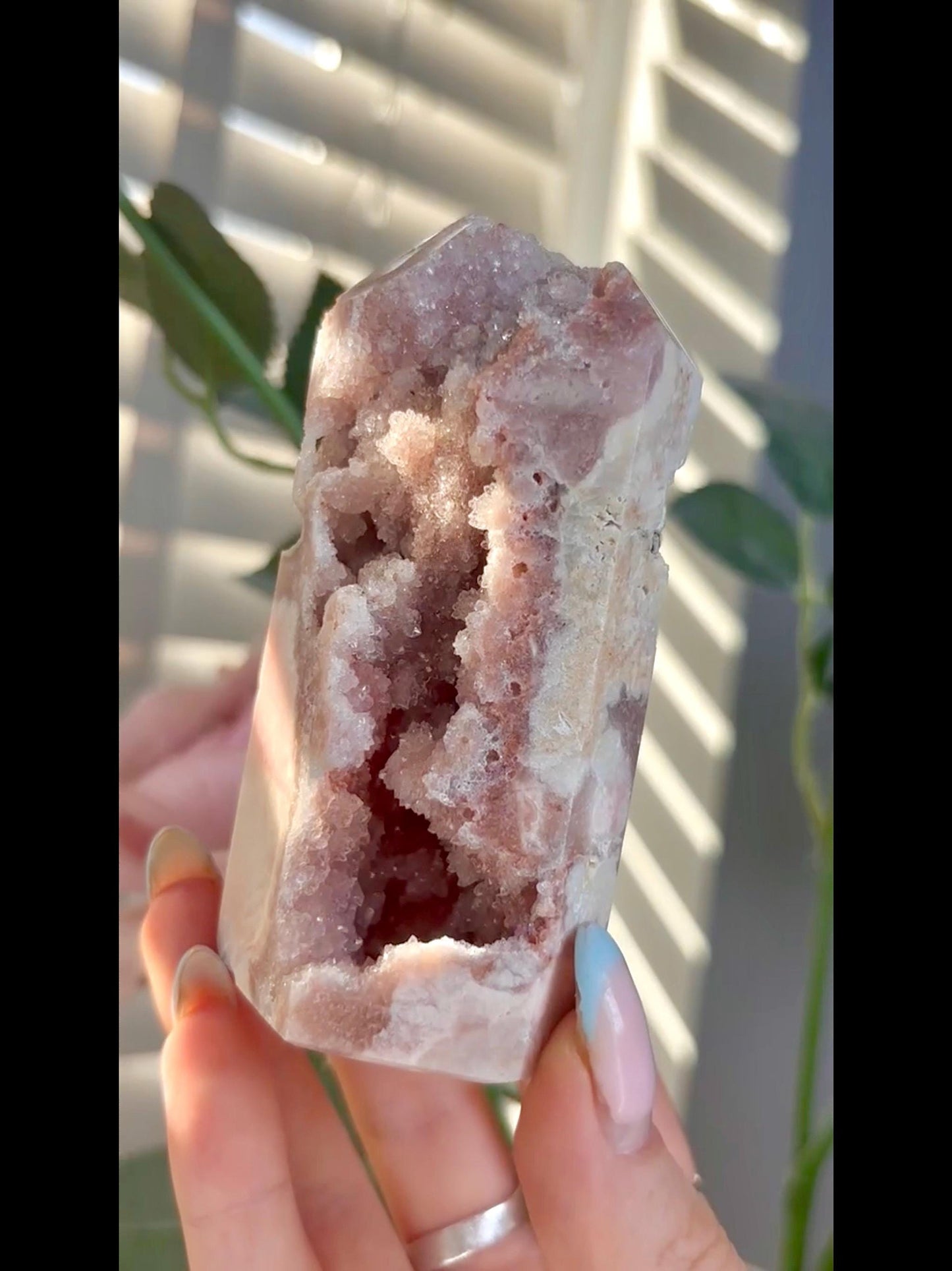High grade, druzy pink tower 235g 10cm by 4.5cm