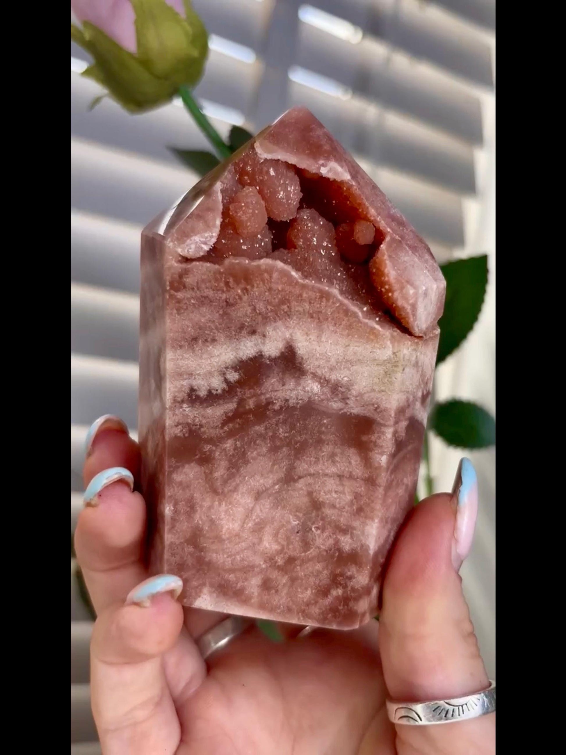 Incredible, High grade, pink amethyst, tower burnt orange tones with bubble formation 407g