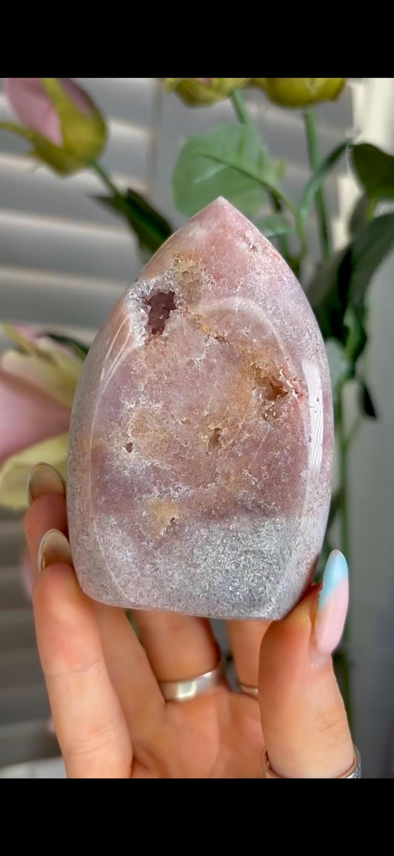 High grade, pink amethyst flame 218g