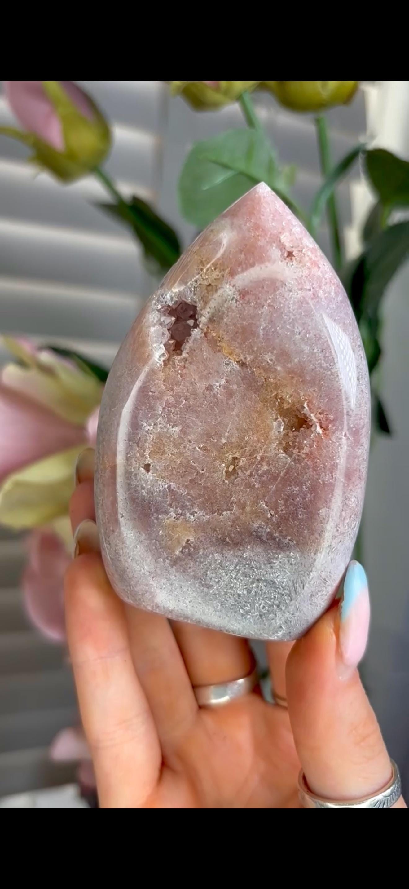High grade, pink amethyst flame 218g