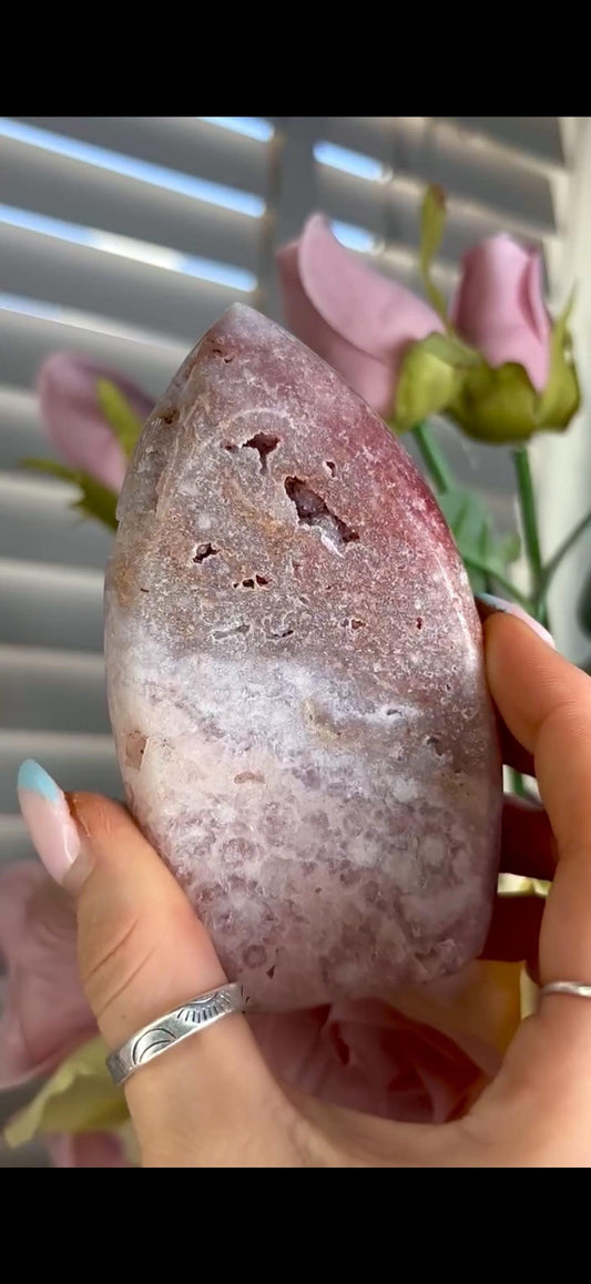 High grade, pink amethyst flame 289g