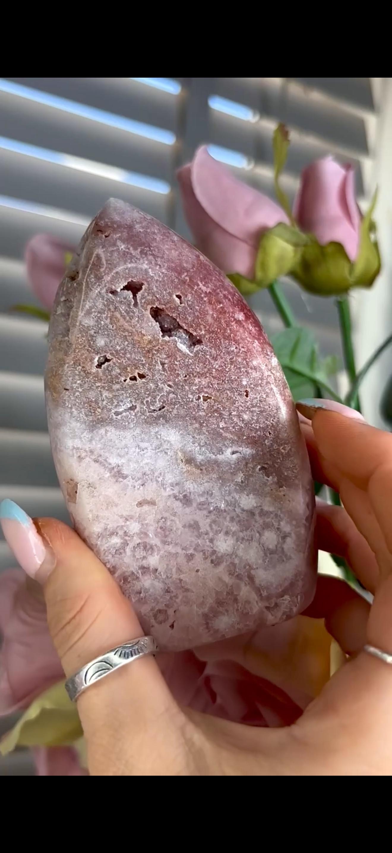 High grade, pink amethyst flame 289g