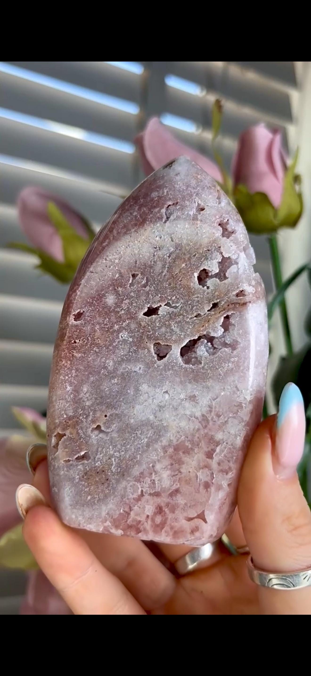 High grade, pink amethyst flame 289g