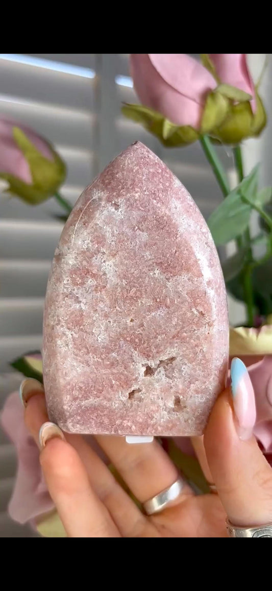 High grade, pink amethyst flame with druzy 217g