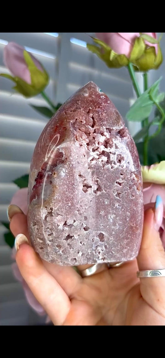 Beautiful pink amethyst flame with druzy in reddish tones 444g