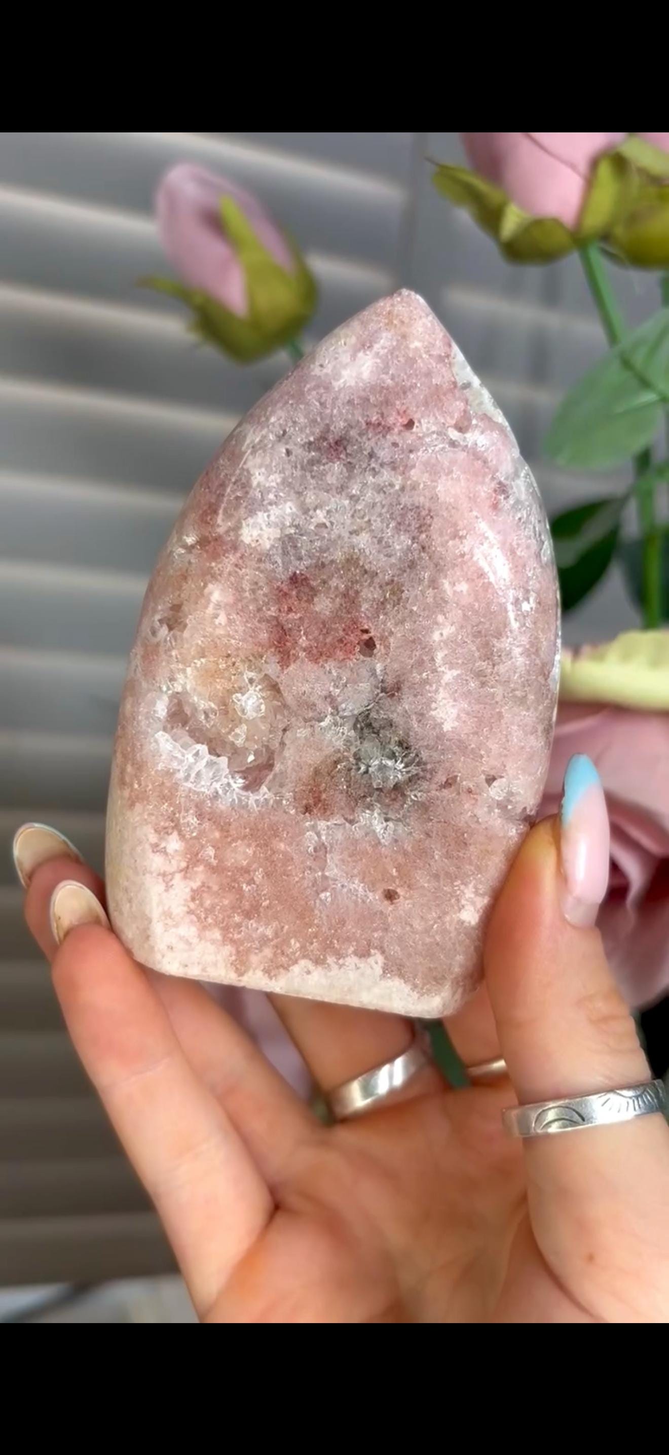 High grade, perfect pink amethyst flame in peach tones 306g