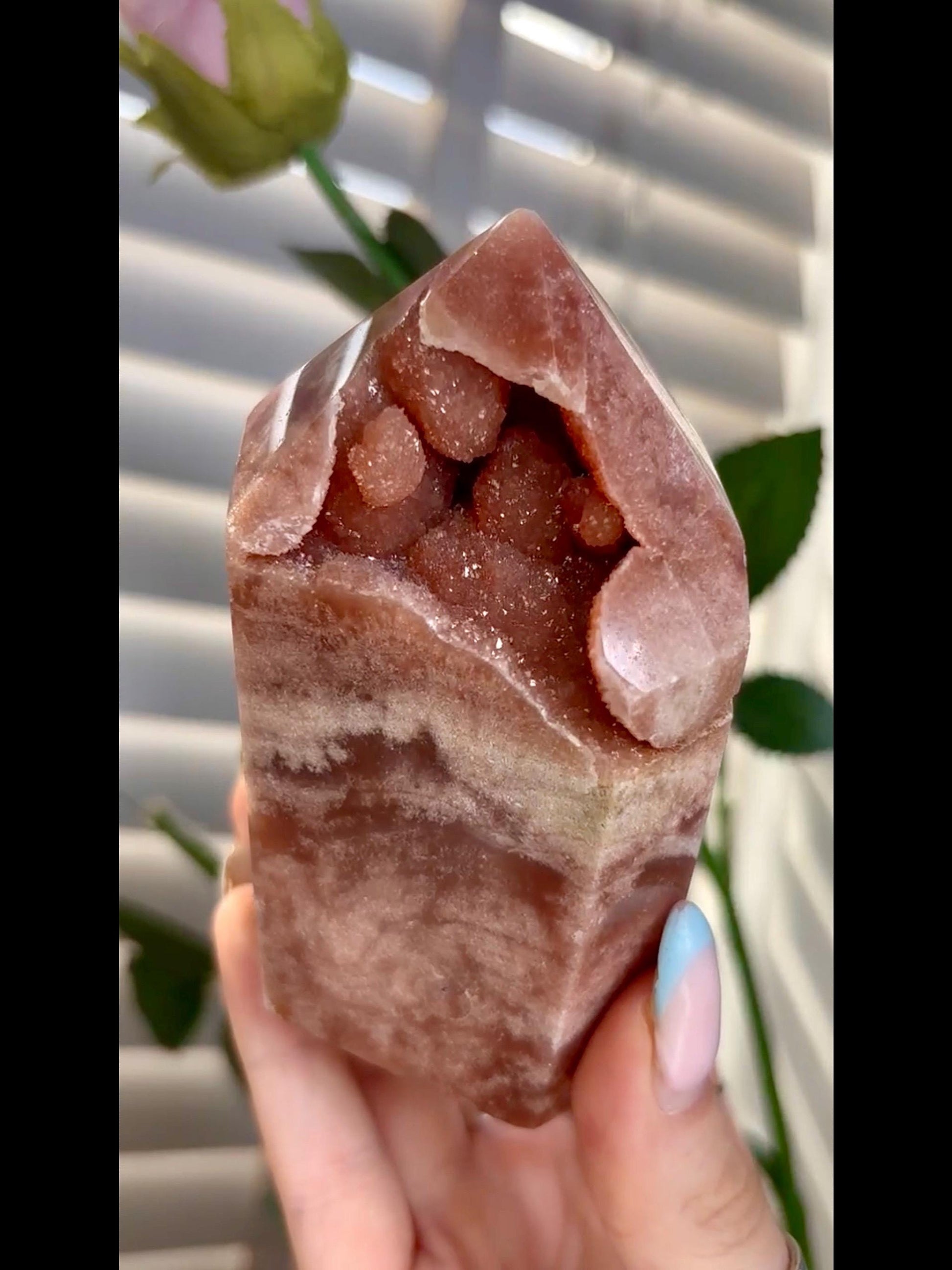 Incredible, High grade, pink amethyst, tower burnt orange tones with bubble formation 407g