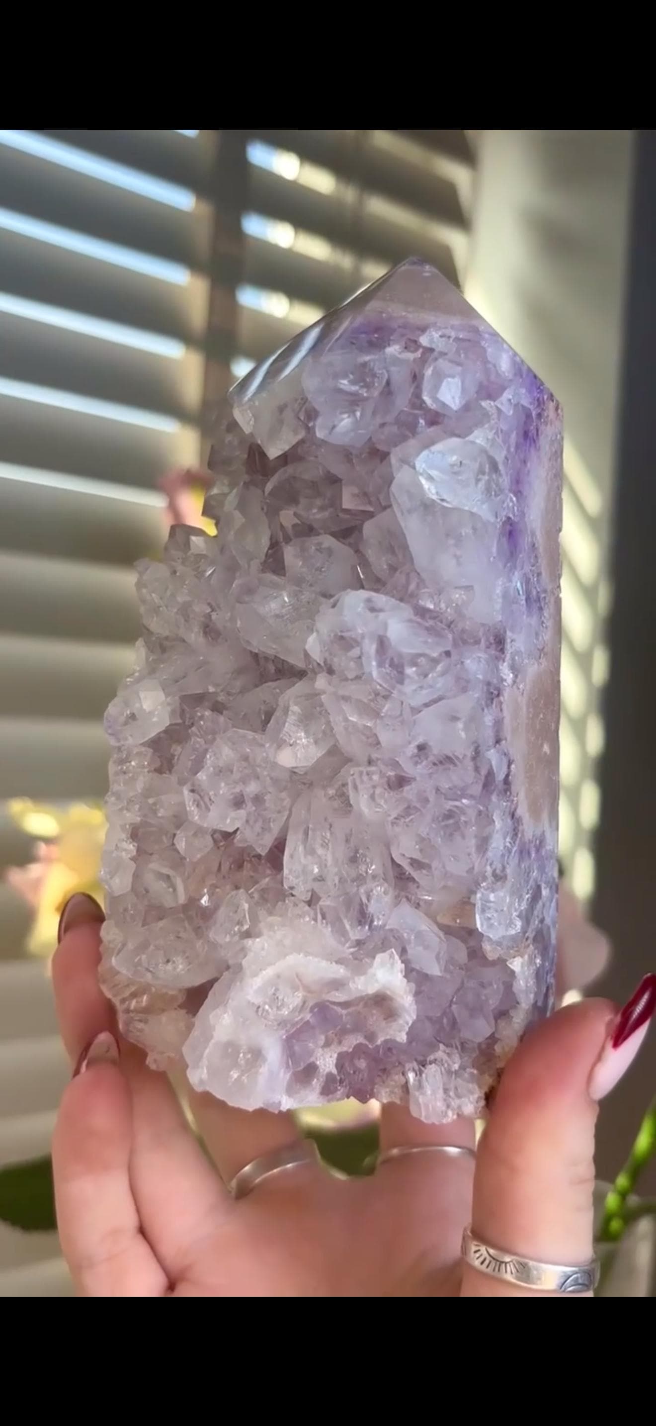 Incredible, High grade, pink amethyst, fat chunky tower with high quality lilac & clear chunky quartz teeth 1.109kg, 15cm by 7.5cm